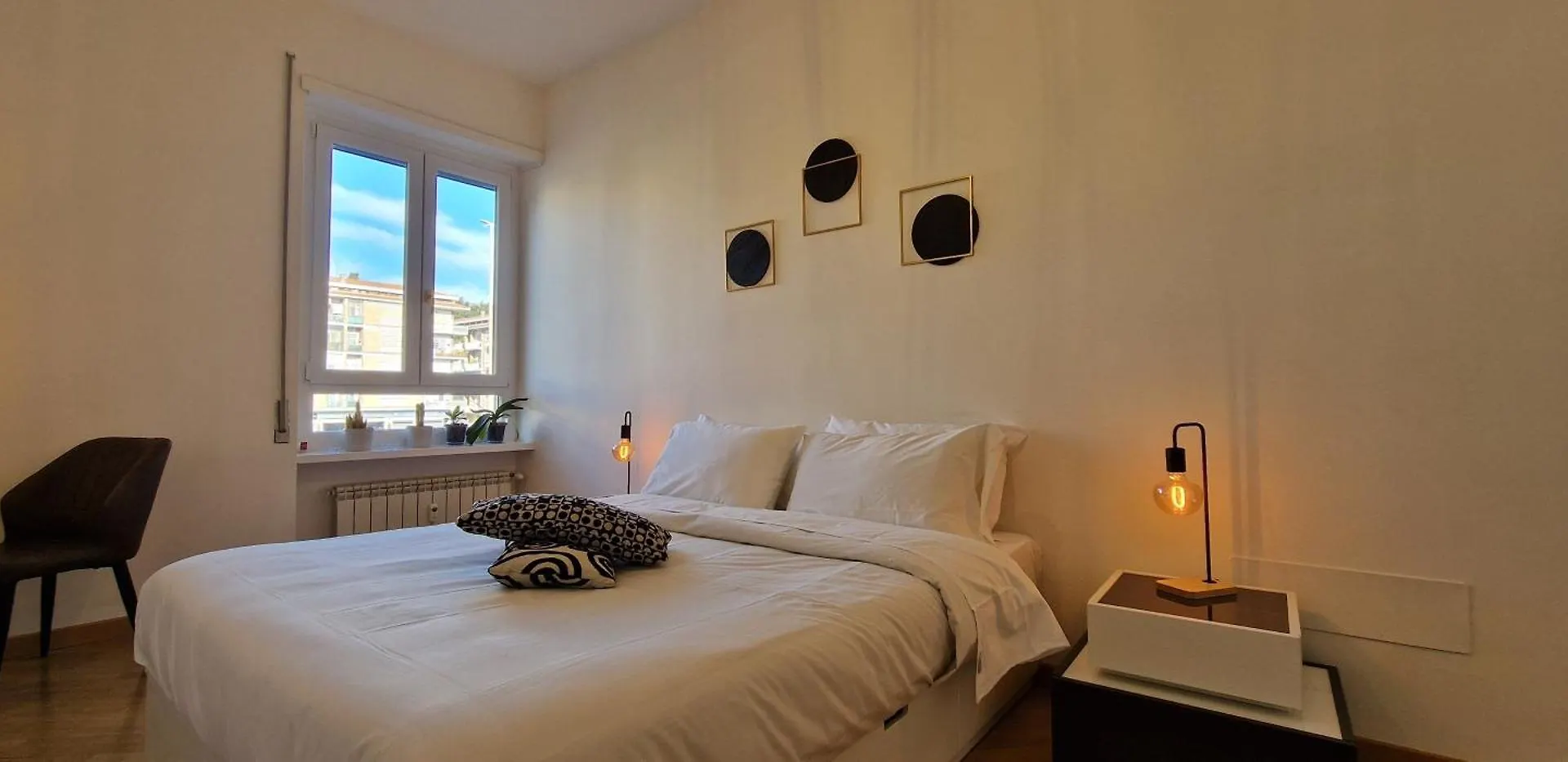 Large Apartment In San Pietro Řím Itálie