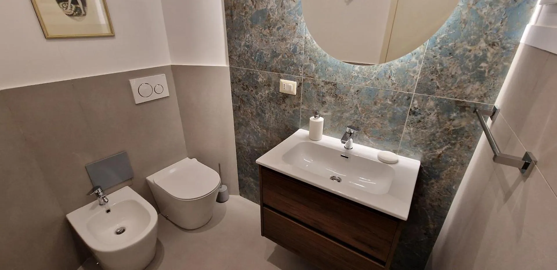 Large Apartment In San Pietro Rome