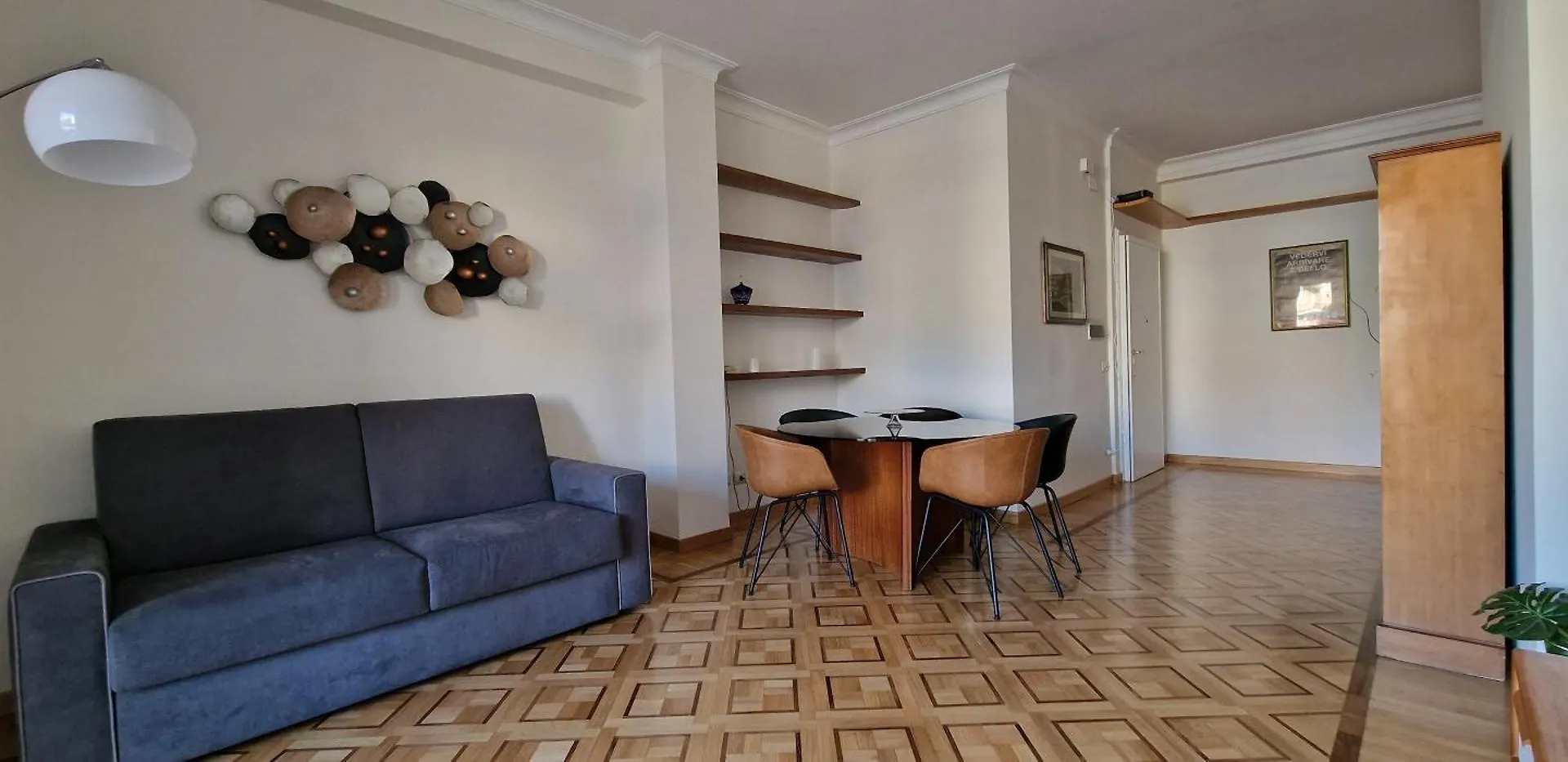 Large Apartment In San Pietro Rome